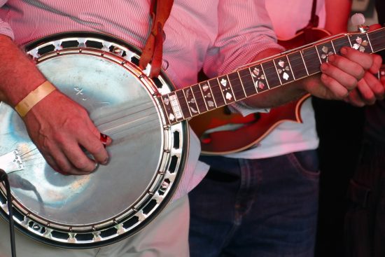 What is the difference between a ukulele and a Banjolele?